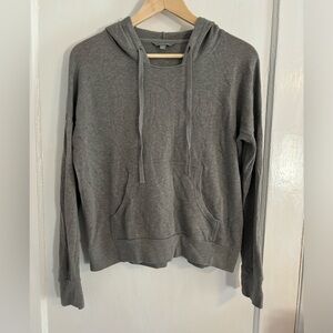 Long sleeve hooded pullover